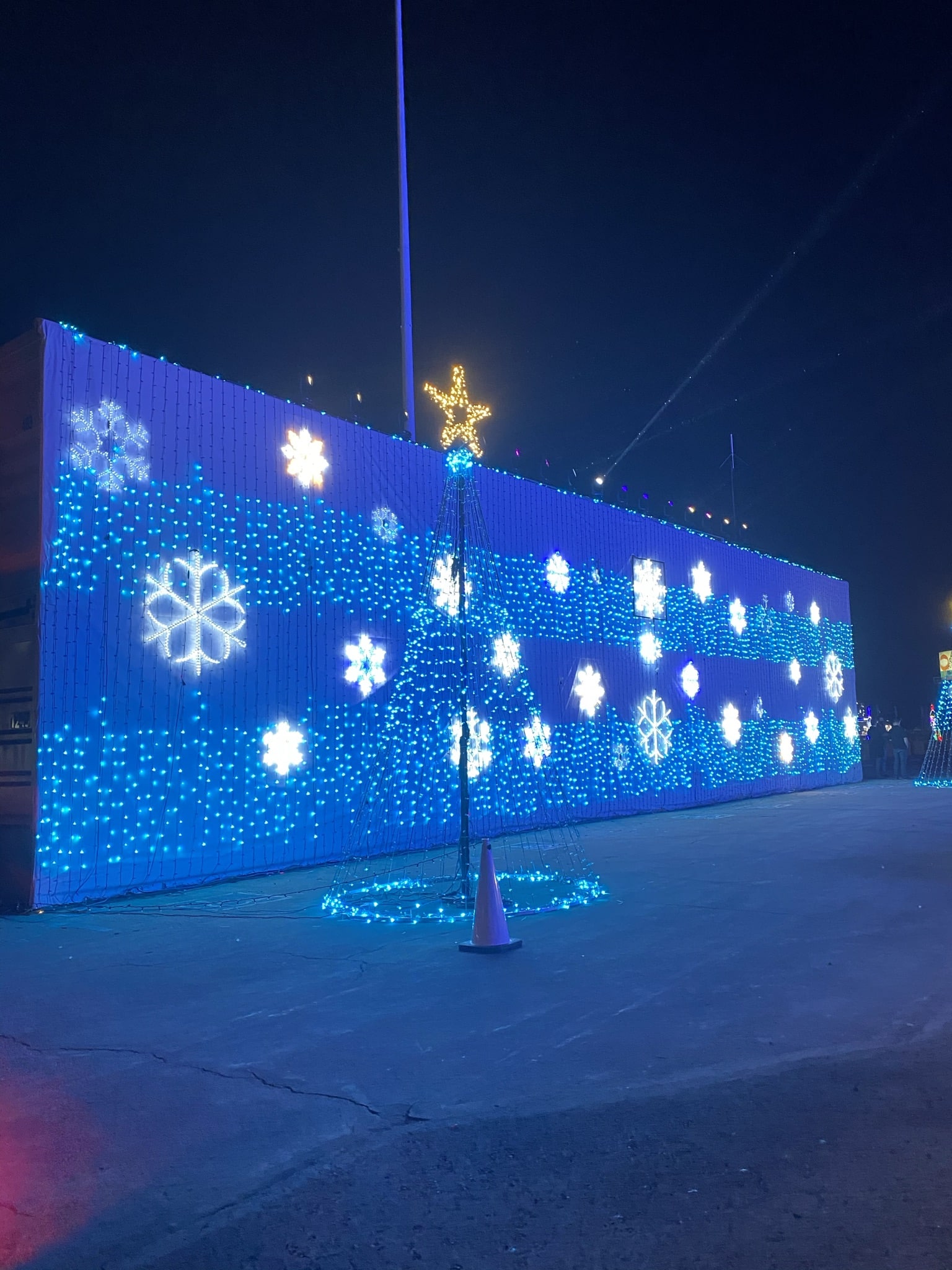 wall of snowflake christmas lights