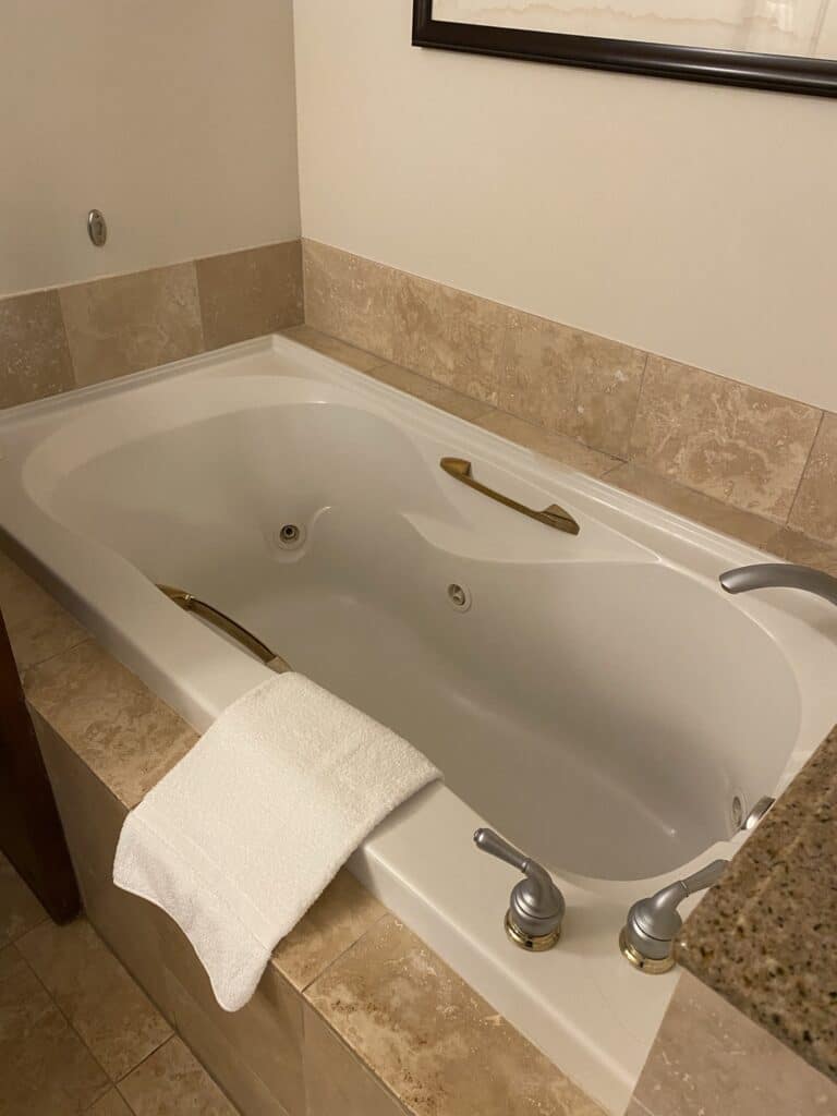 jacuzzi tub in the one bedroom deluxe oceanview suite at Ka'anapali Beach Club 