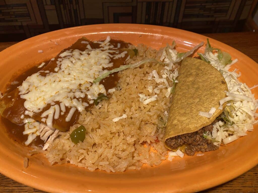 El Toro - Dayton, Ohio - enchiladas and taco plate