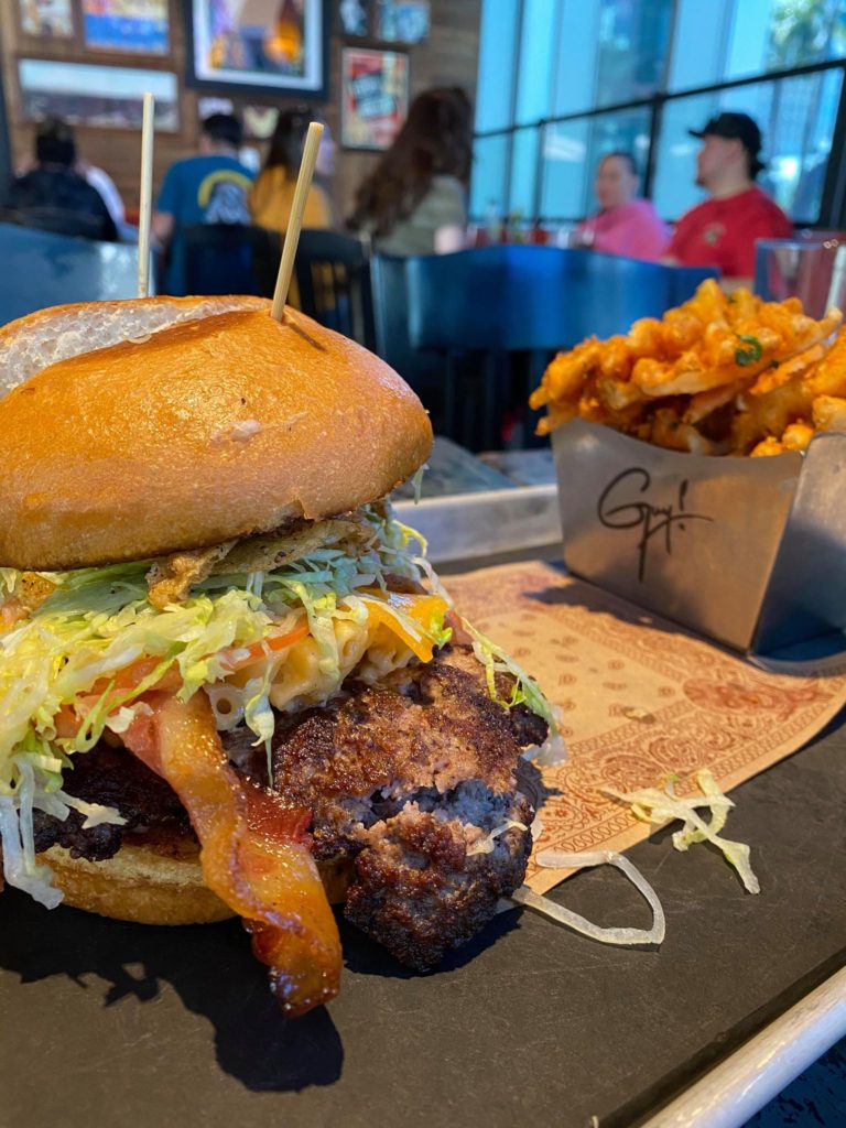 Guy Fieri's Vegas Kitchen and Bar -  Mac n cheese burger