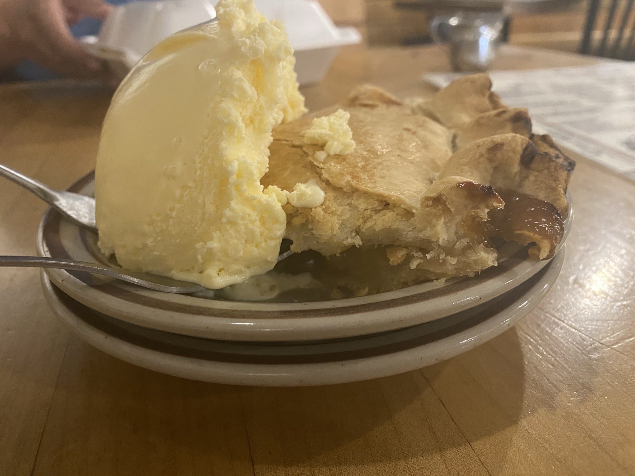 Julian Cafe & Bakery - apple pie 