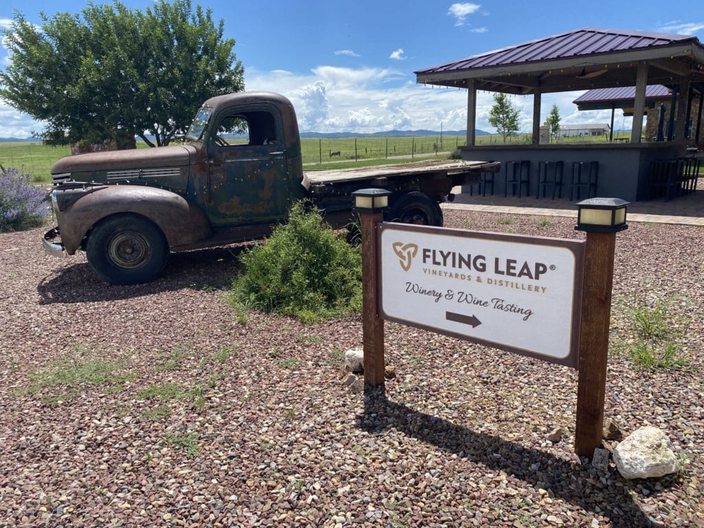 Flying Leap Vineyards and Tasting Room - Elgin, Arizona