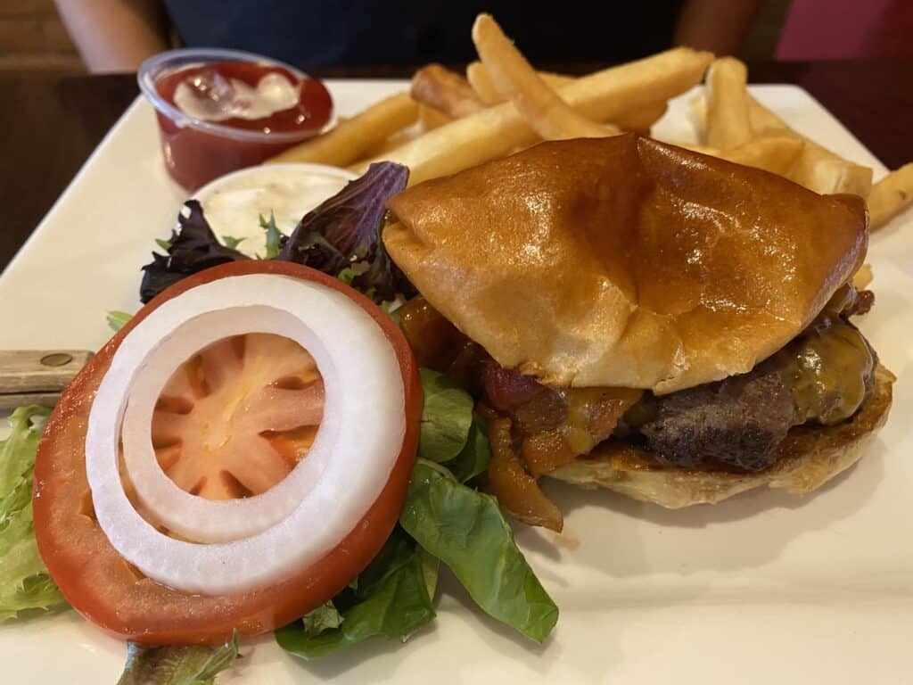 The Cafe - Sonoita, Arizona - Cheeseburger