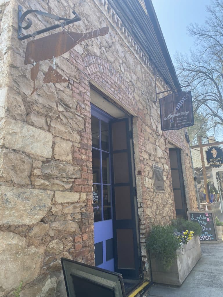 Lavender Ridge Wine Tasting Room in Downtown Murphys
