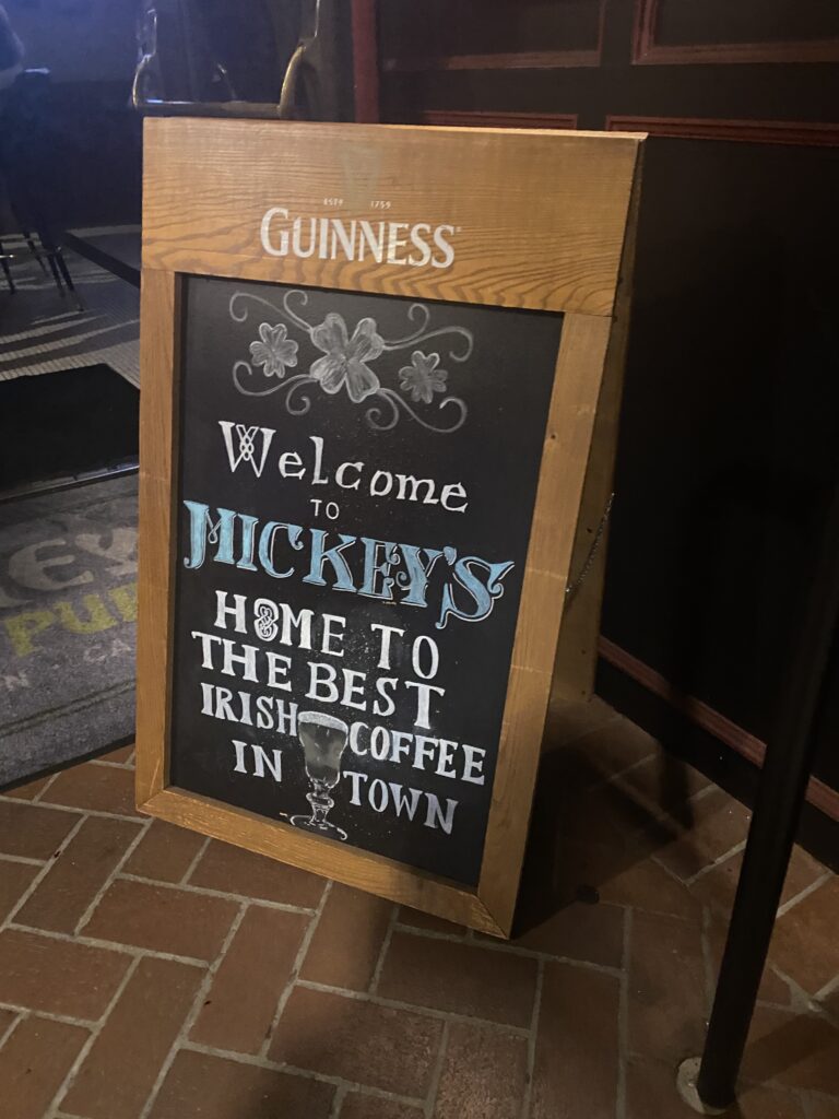 Mickey's Irish Pub