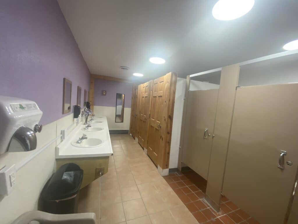 inside of the womens restrooms at Joplin KOA - 3 showers and 3 toilet stalls