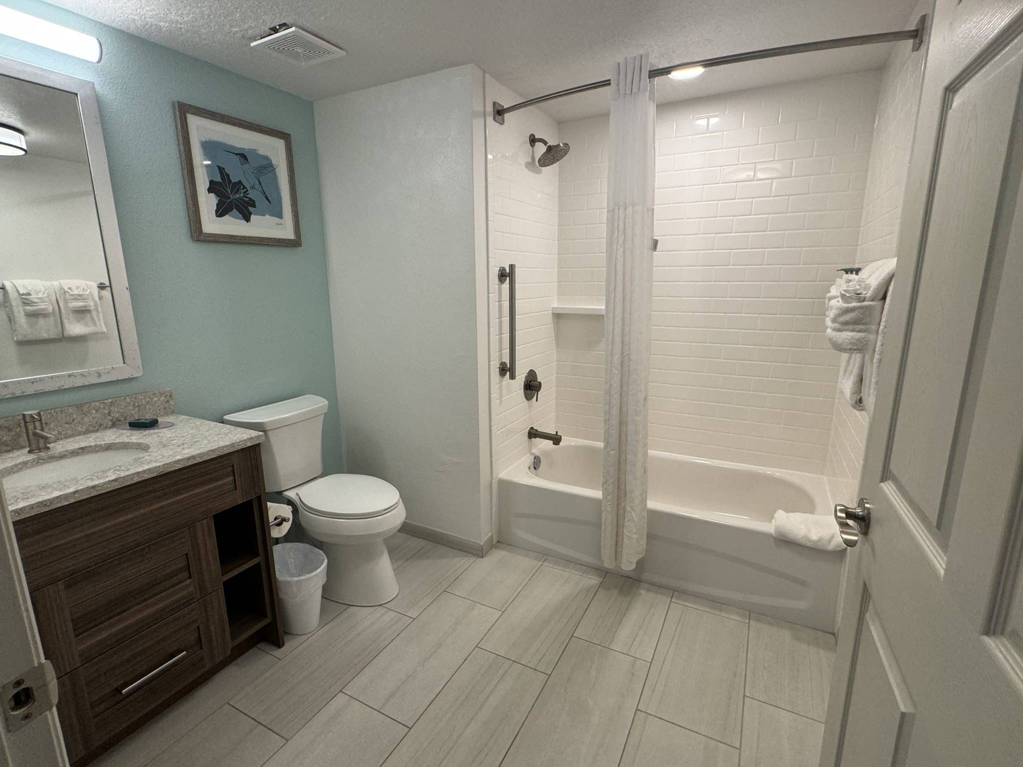 second bathroom with tub